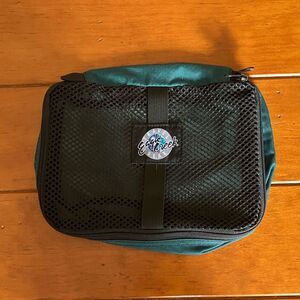 Green and Black Eagle Creek Packing Bag